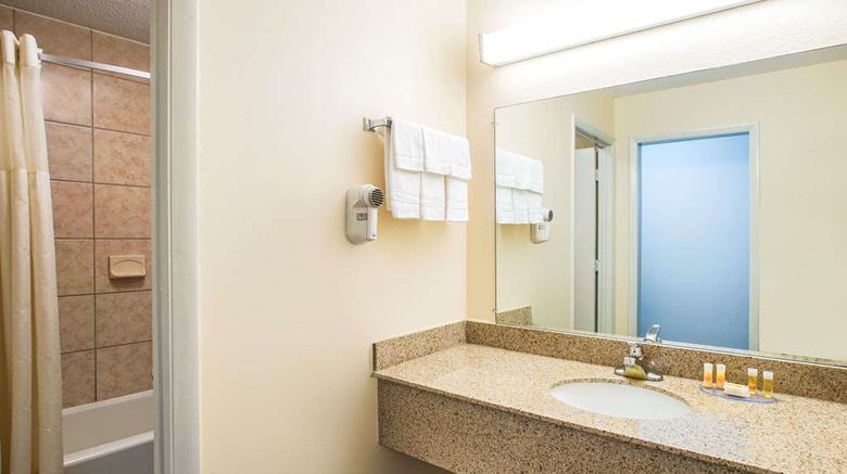 <b>Days Inn Roanoke Airport  I-81 Room</b>. Images powered by <a href="https://iceportal.shijigroup.com/" title="IcePortal" target="_blank">IcePortal</a>.