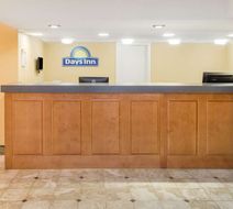 Days Inn Roanoke Airport  I-81 Lobby