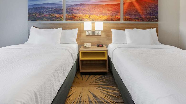 <b>Days Inn Roanoke Airport  I-81 Room</b>. Images powered by <a href="https://iceportal.shijigroup.com/" title="IcePortal" target="_blank">IcePortal</a>.