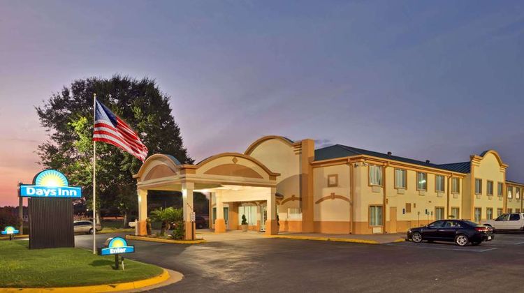 Days Inn Coliseum Montgomery Exterior
