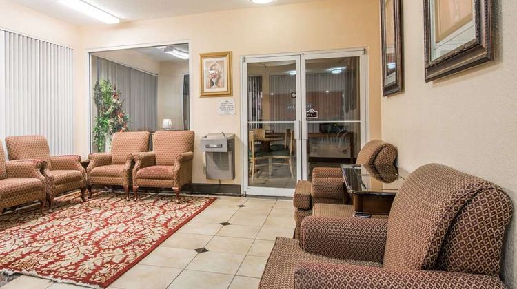 Days Inn Coliseum Montgomery Lobby