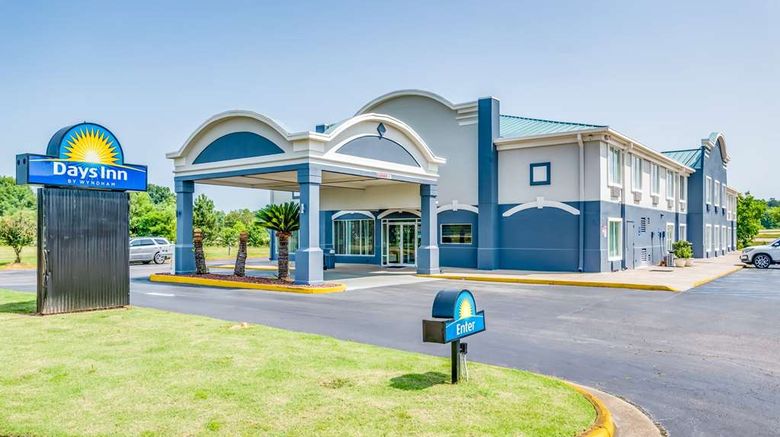 <b>Days Inn Coliseum Montgomery Exterior</b>. Images powered by <a href="https://iceportal.shijigroup.com/" title="IcePortal" target="_blank">IcePortal</a>.