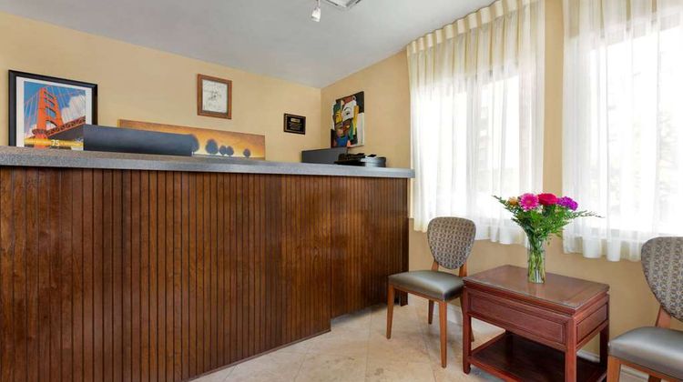 Travelodge at the Presidio San Francisco Lobby