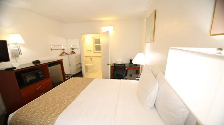 <b>Travelodge Burbank-Glendale Room</b>. Images powered by <a href="https://iceportal.shijigroup.com/" title="IcePortal" target="_blank">IcePortal</a>.
