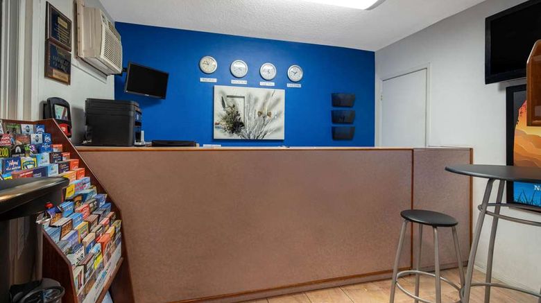 <b>Travelodge Burbank-Glendale Lobby</b>. Images powered by <a href="https://iceportal.shijigroup.com/" title="IcePortal" target="_blank">IcePortal</a>.