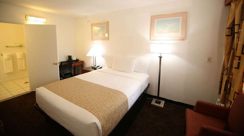 <b>Travelodge Burbank-Glendale Room</b>. Images powered by <a href="https://iceportal.shijigroup.com/" title="IcePortal" target="_blank">IcePortal</a>.