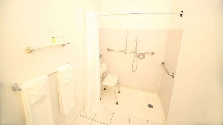 <b>Travelodge Burbank-Glendale Room</b>. Images powered by <a href="https://iceportal.shijigroup.com/" title="IcePortal" target="_blank">IcePortal</a>.