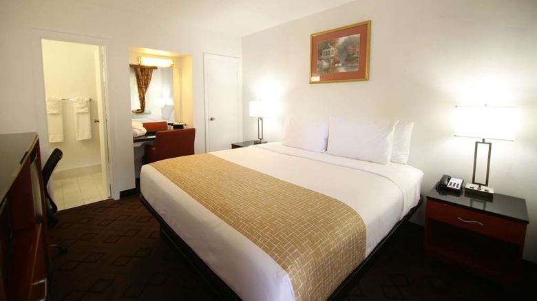<b>Travelodge Burbank-Glendale Room</b>. Images powered by <a href="https://iceportal.shijigroup.com/" title="IcePortal" target="_blank">IcePortal</a>.