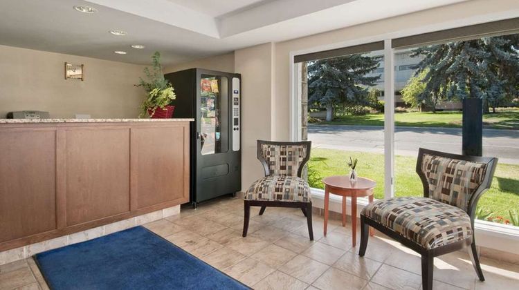 Travelodge Kamloops Lobby