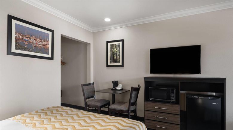 <b>Travelodge Eureka Room</b>. Images powered by <a href="https://iceportal.shijigroup.com/" title="IcePortal" target="_blank">IcePortal</a>.