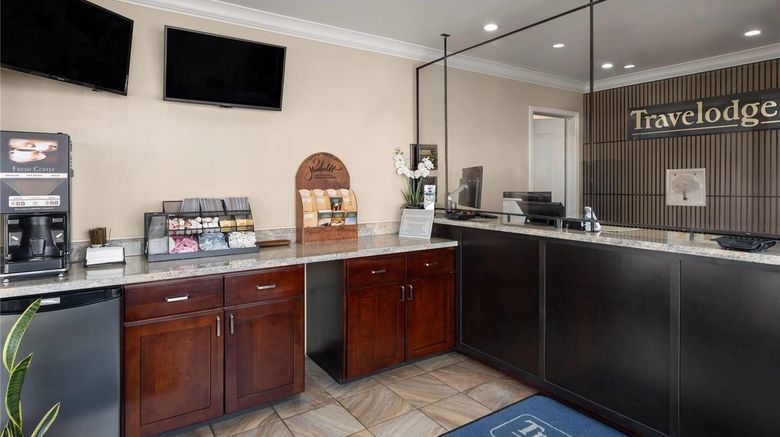 <b>Travelodge Eureka Lobby</b>. Images powered by <a href="https://iceportal.shijigroup.com/" title="IcePortal" target="_blank">IcePortal</a>.