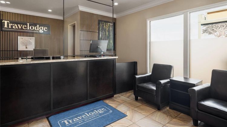 Travelodge Eureka Lobby