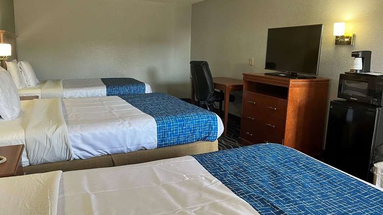 <b>Travelodge Terre Haute Room</b>. Images powered by <a href="https://iceportal.shijigroup.com/" title="IcePortal" target="_blank">IcePortal</a>.