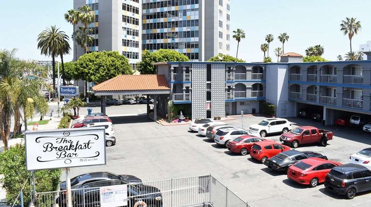Travelodge Long Beach Convention Center Exterior