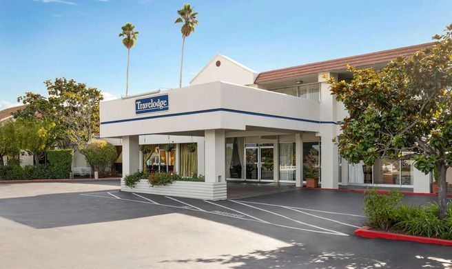 Monterey Bay Travelodge Exterior