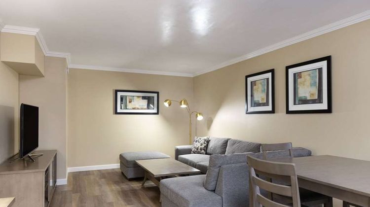 Monterey Bay Travelodge Suite
