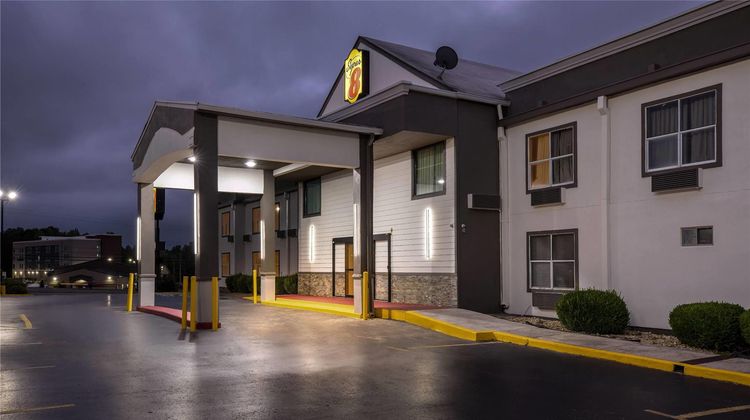 Super 8 Athens Exterior