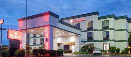 Ramada Pearl/Jackson Airport Exterior