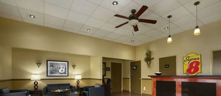 Super 8 Tupelo Airport Lobby