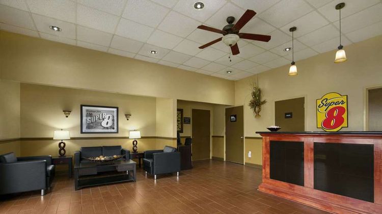 Super 8 Tupelo Airport Lobby