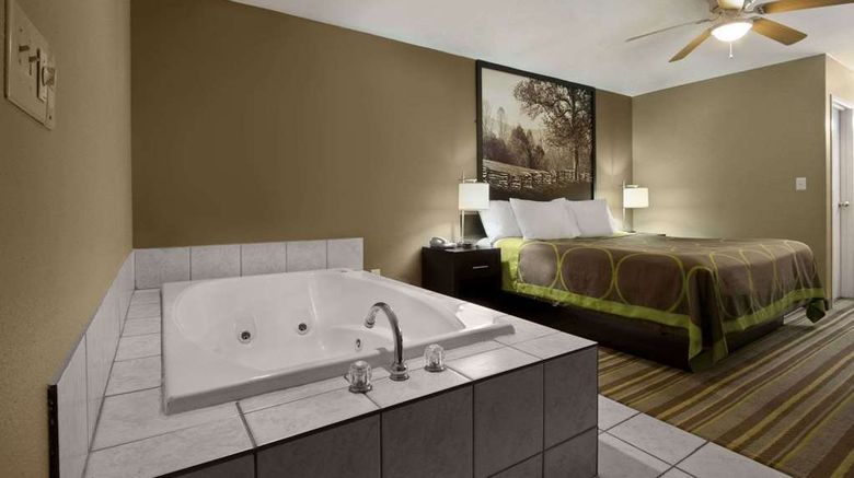 <b>Super 8 Tupelo Airport Room</b>. Images powered by <a href="https://iceportal.shijigroup.com/" title="IcePortal" target="_blank">IcePortal</a>.