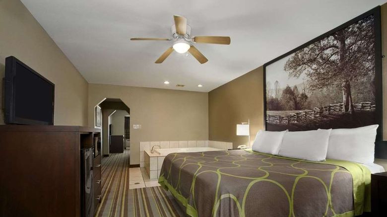 <b>Super 8 Tupelo Airport Room</b>. Images powered by <a href="https://iceportal.shijigroup.com/" title="IcePortal" target="_blank">IcePortal</a>.