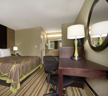 Super 8 Tupelo Airport Room