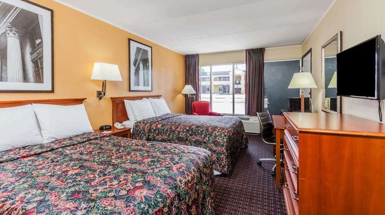 Days Inn Seymour Room