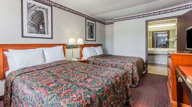Days Inn Seymour Room