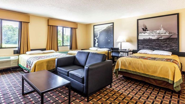 <b>Super 8 League City-Kemah Area Suite</b>. Images powered by <a href="https://iceportal.shijigroup.com/" title="IcePortal" target="_blank">IcePortal</a>.