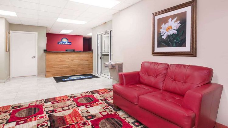 Days Inn Trenton Lobby