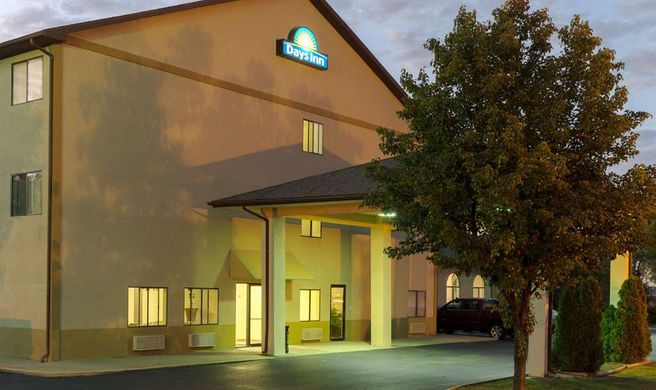 Days Inn Mount Vernon Exterior