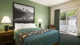 Super 8 Salmon Room