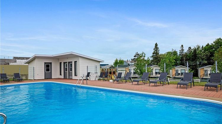 Days Inn Riviere-du-Loup Pool