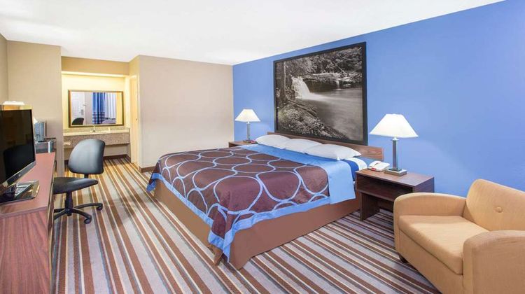 Super 8 Dothan Room
