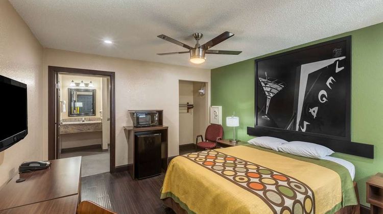 Super 8 Austin University/Downtown Area Room