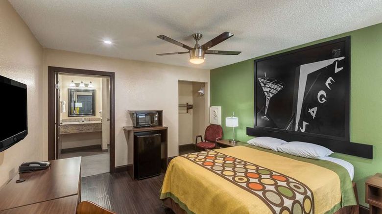<b>Super 8 Austin University/Downtown Area Room</b>. Images powered by <a href="https://iceportal.shijigroup.com/" title="IcePortal" target="_blank">IcePortal</a>.