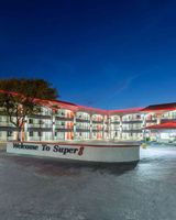Super 8 Austin University/Downtown Area