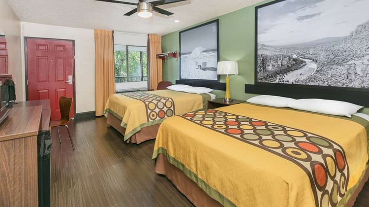 Super 8 Austin University/Downtown Area Room