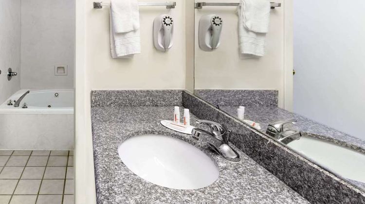Super 8 Ocean Springs Biloxi Room