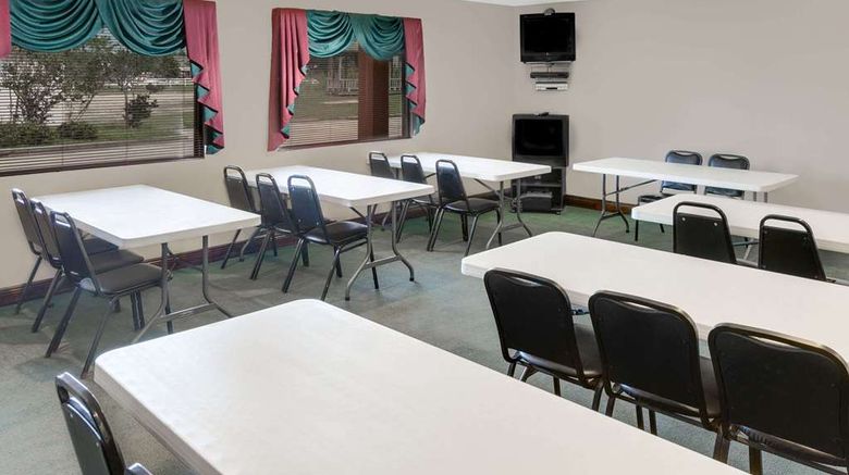 <b>Super 8 Ocean Springs Biloxi Meeting</b>. Images powered by <a href="https://iceportal.shijigroup.com/" title="IcePortal" target="_blank">IcePortal</a>.