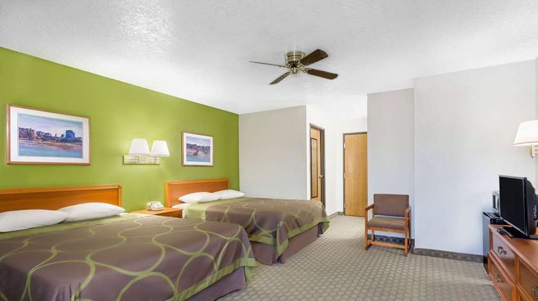 <b>Super 8 Price Room</b>. Images powered by <a href="https://iceportal.shijigroup.com/" title="IcePortal" target="_blank">IcePortal</a>.
