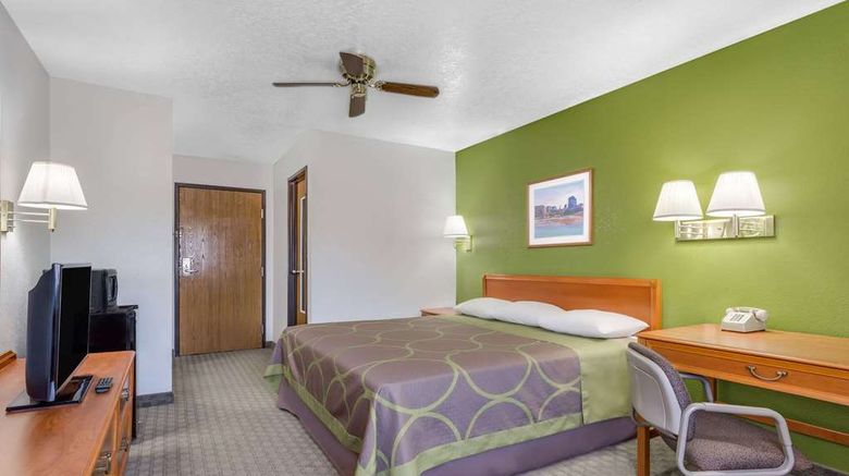 <b>Super 8 Price Room</b>. Images powered by <a href="https://iceportal.shijigroup.com/" title="IcePortal" target="_blank">IcePortal</a>.