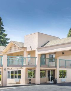 Days Inn by Wyndham Redwood City