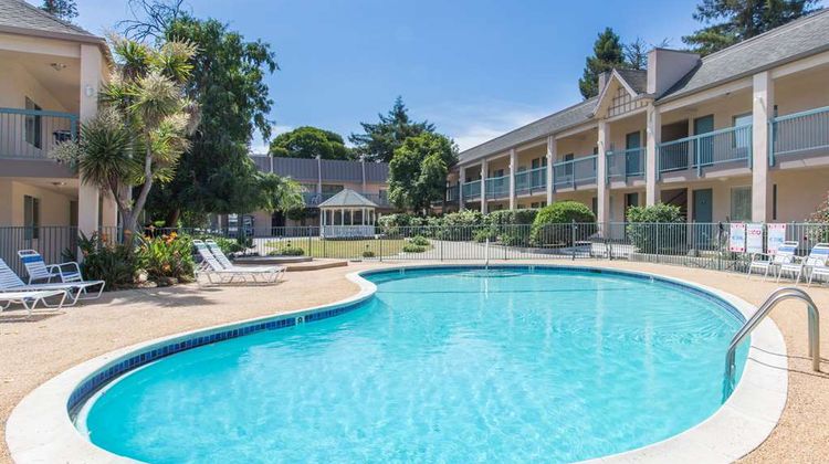 Days Inn by Wyndham Redwood City Pool