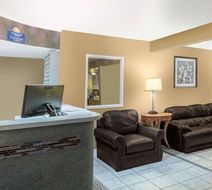 Days Inn by Wyndham Redwood City Lobby