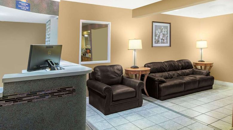 <b>Days Inn by Wyndham Redwood City Lobby</b>. Images powered by <a href="https://iceportal.shijigroup.com/" title="IcePortal" target="_blank">IcePortal</a>.
