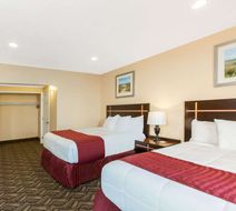 Days Inn by Wyndham Redwood City Room
