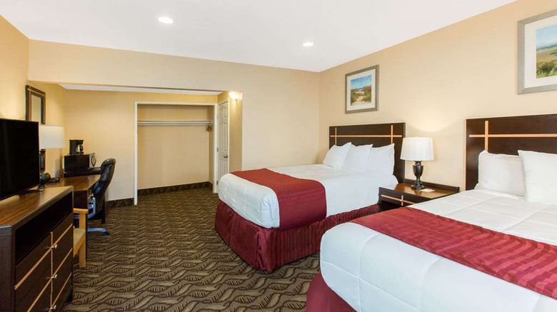 <b>Days Inn by Wyndham Redwood City Room</b>. Images powered by <a href="https://iceportal.shijigroup.com/" title="IcePortal" target="_blank">IcePortal</a>.