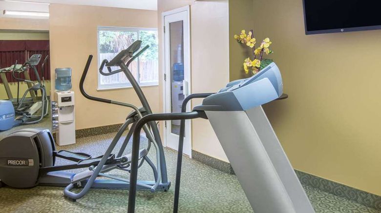 <b>Days Inn by Wyndham Redwood City Health</b>. Images powered by <a href="https://iceportal.shijigroup.com/" title="IcePortal" target="_blank">IcePortal</a>.